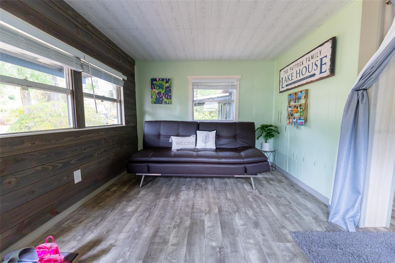 PETES POINT - Residential