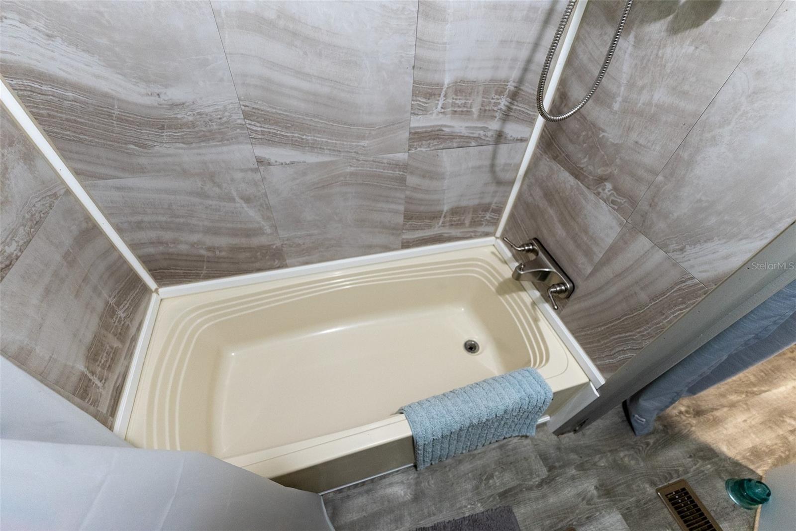 PETES POINT - Residential