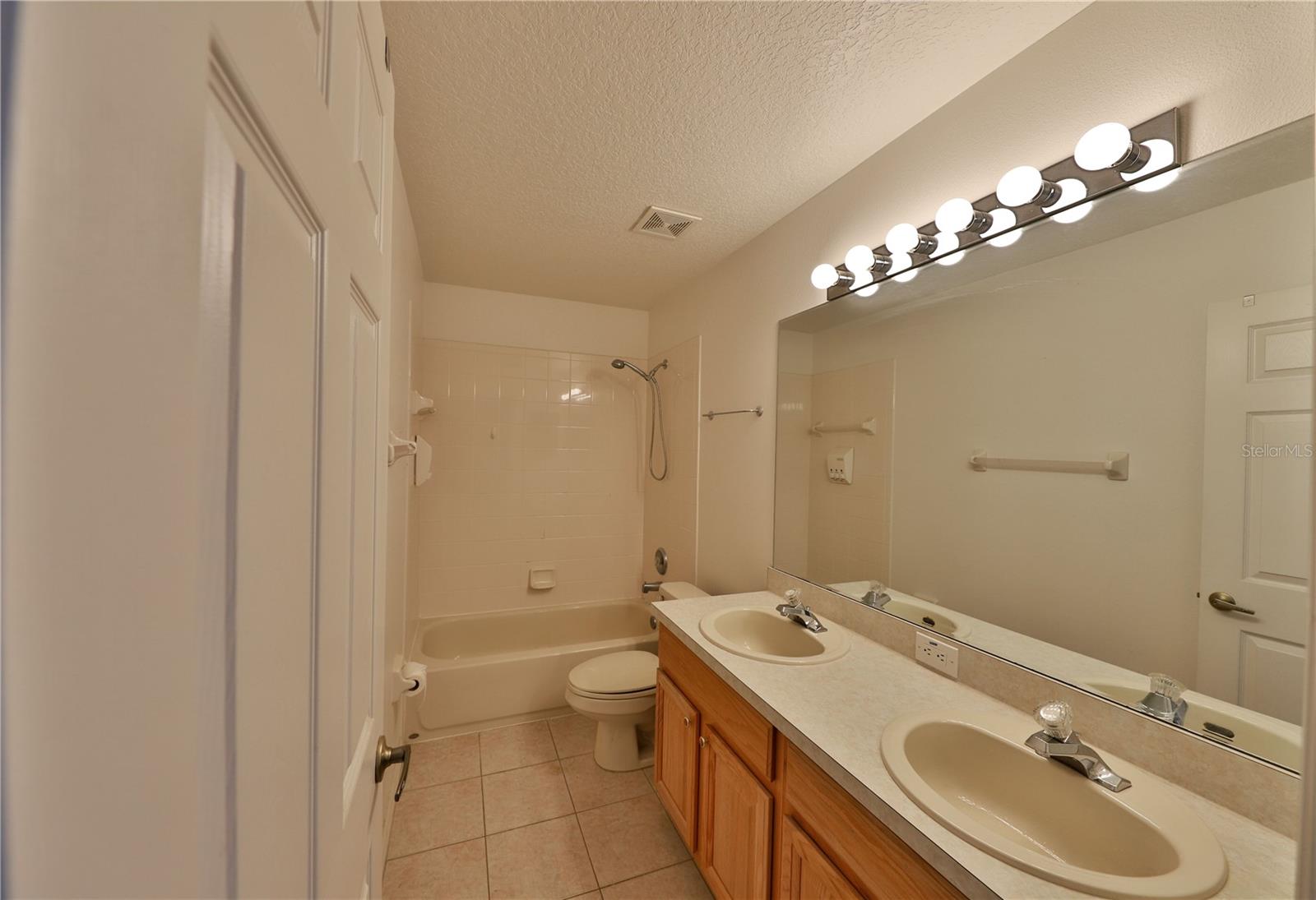 WINDING HOLLOW - Residential