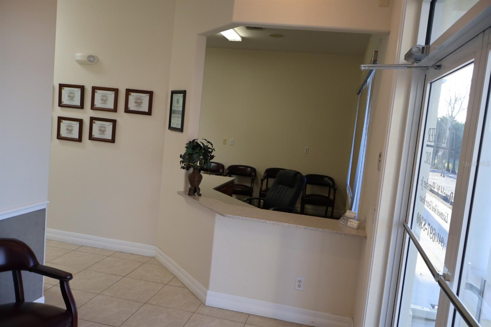 PORT CHARLOTTE SEC 095 - Commercial Lease