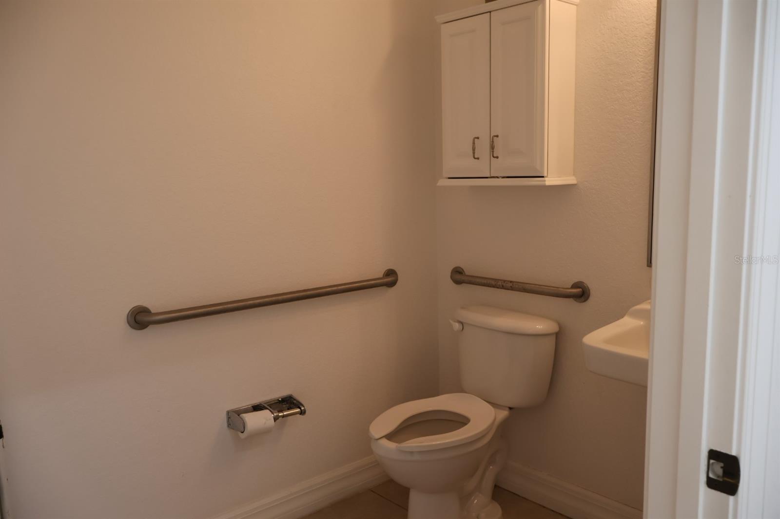 PORT CHARLOTTE SEC 095 - Commercial Lease