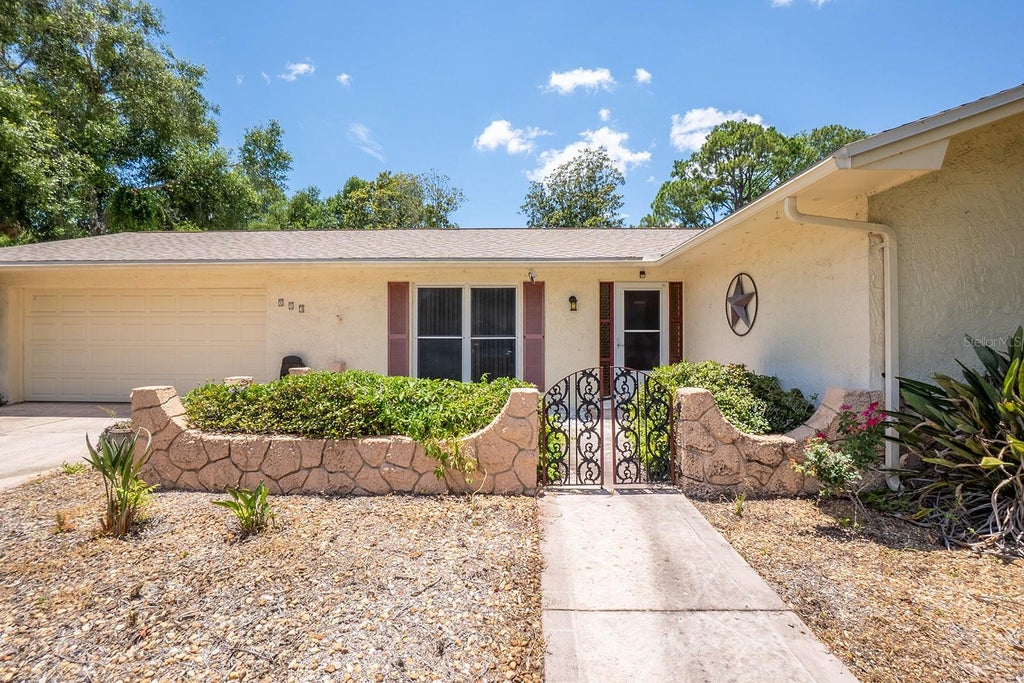 Photo of 113 Farragut Drive, Palm Coast, FL 32137 (MLS # FC319135)