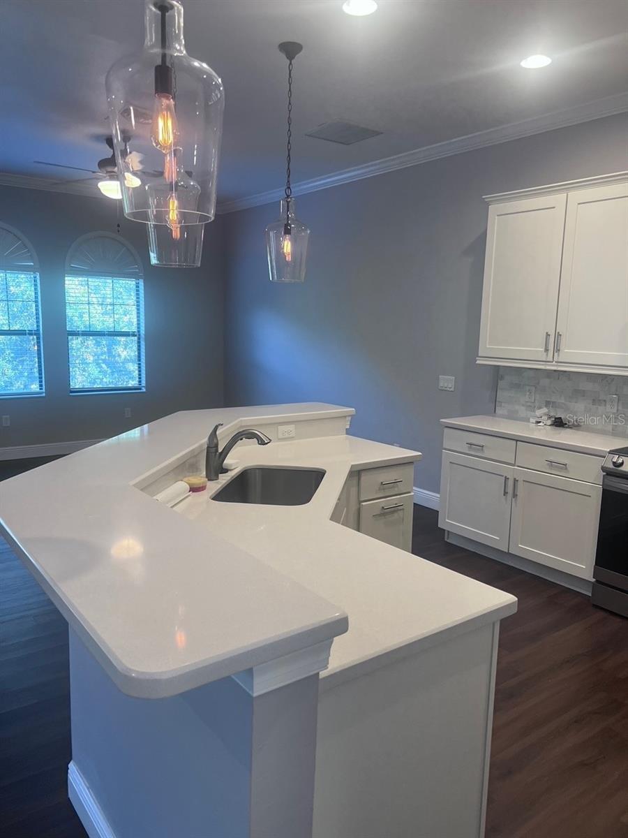 WESTSHORE YACHT CLUB PH 2 P - Residential Lease