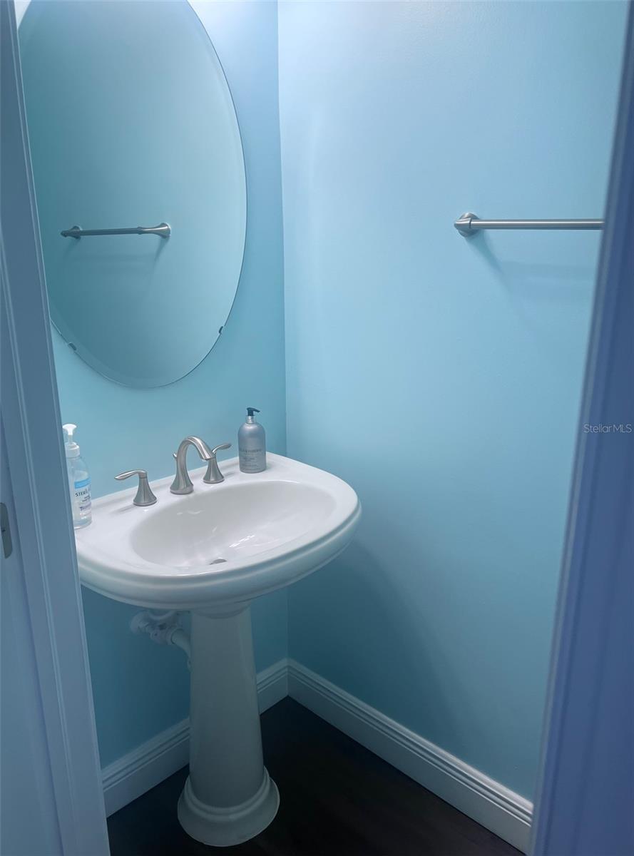 WESTSHORE YACHT CLUB PH 2 P - Residential Lease