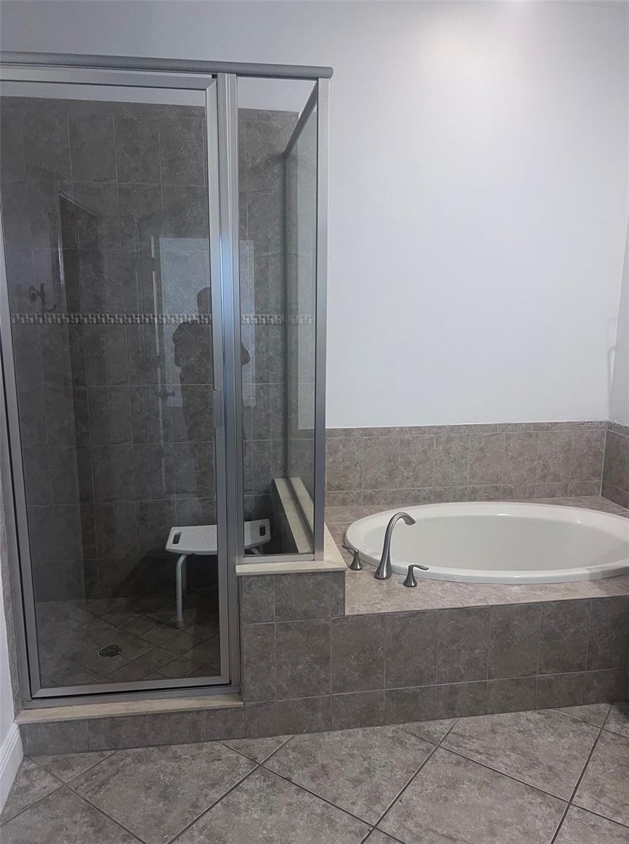 WESTSHORE YACHT CLUB PH 2 P - Residential Lease