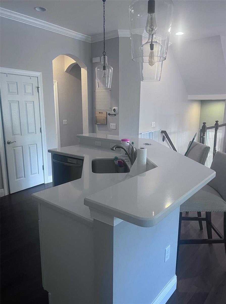 WESTSHORE YACHT CLUB PH 2 P - Residential Lease