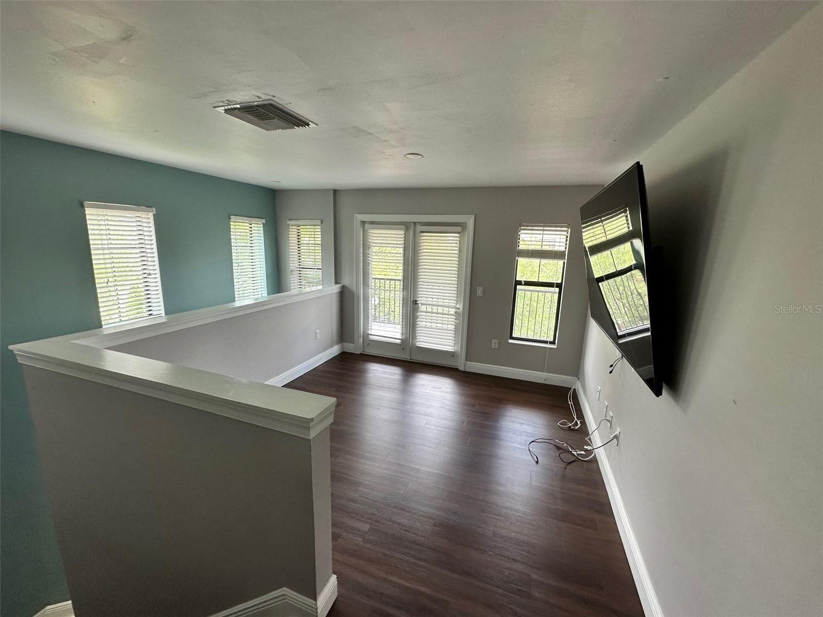 WESTSHORE YACHT CLUB PH 2 P - Residential Lease