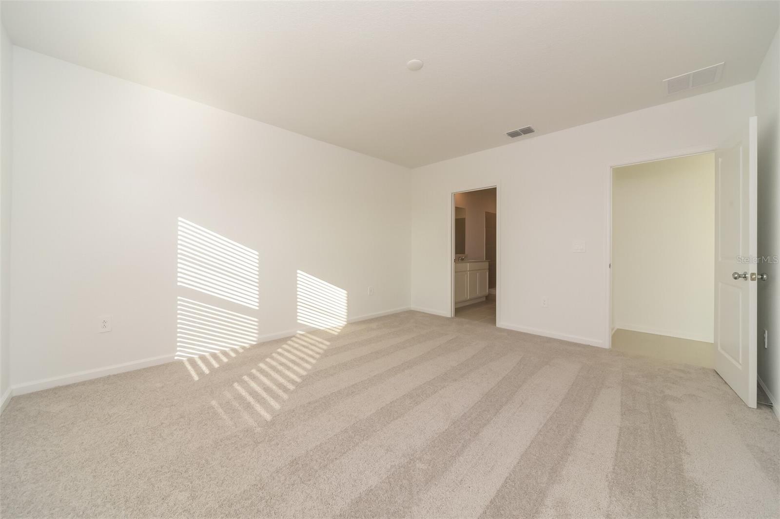 HIDDEN RIDGE AT ESTATES - Residential Lease