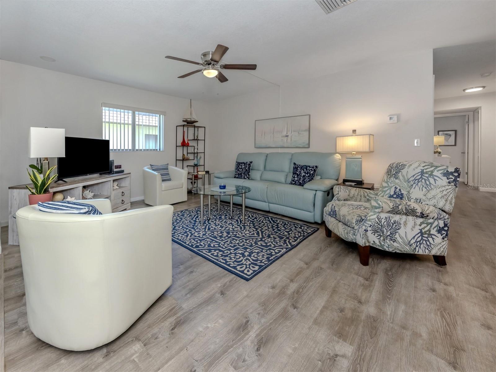 1712 LAKESIDE DRIVE 1712-B