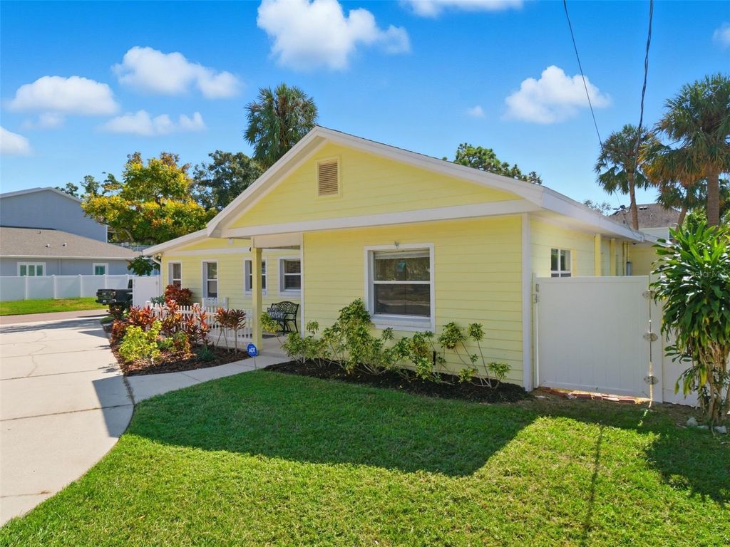 Photo of 4102 Watrous Avenue W, Tampa, FL 33629 (MLS # TB8439638)