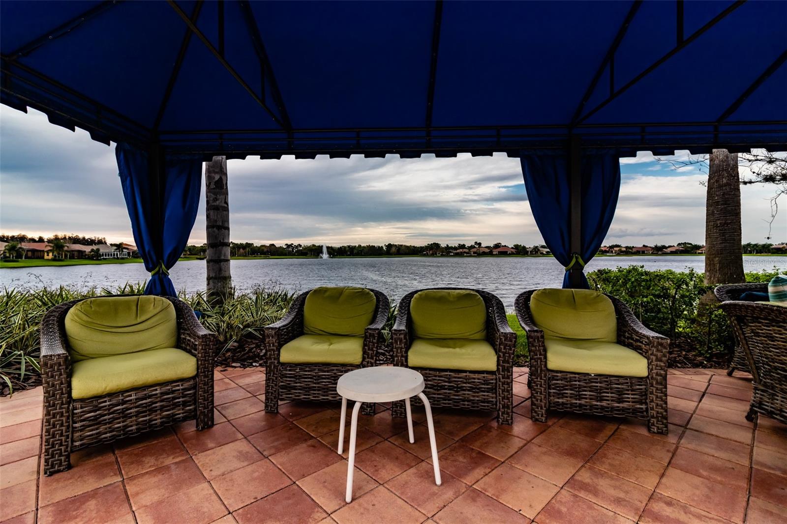 VALENCIA LAKES TR O - Residential Lease