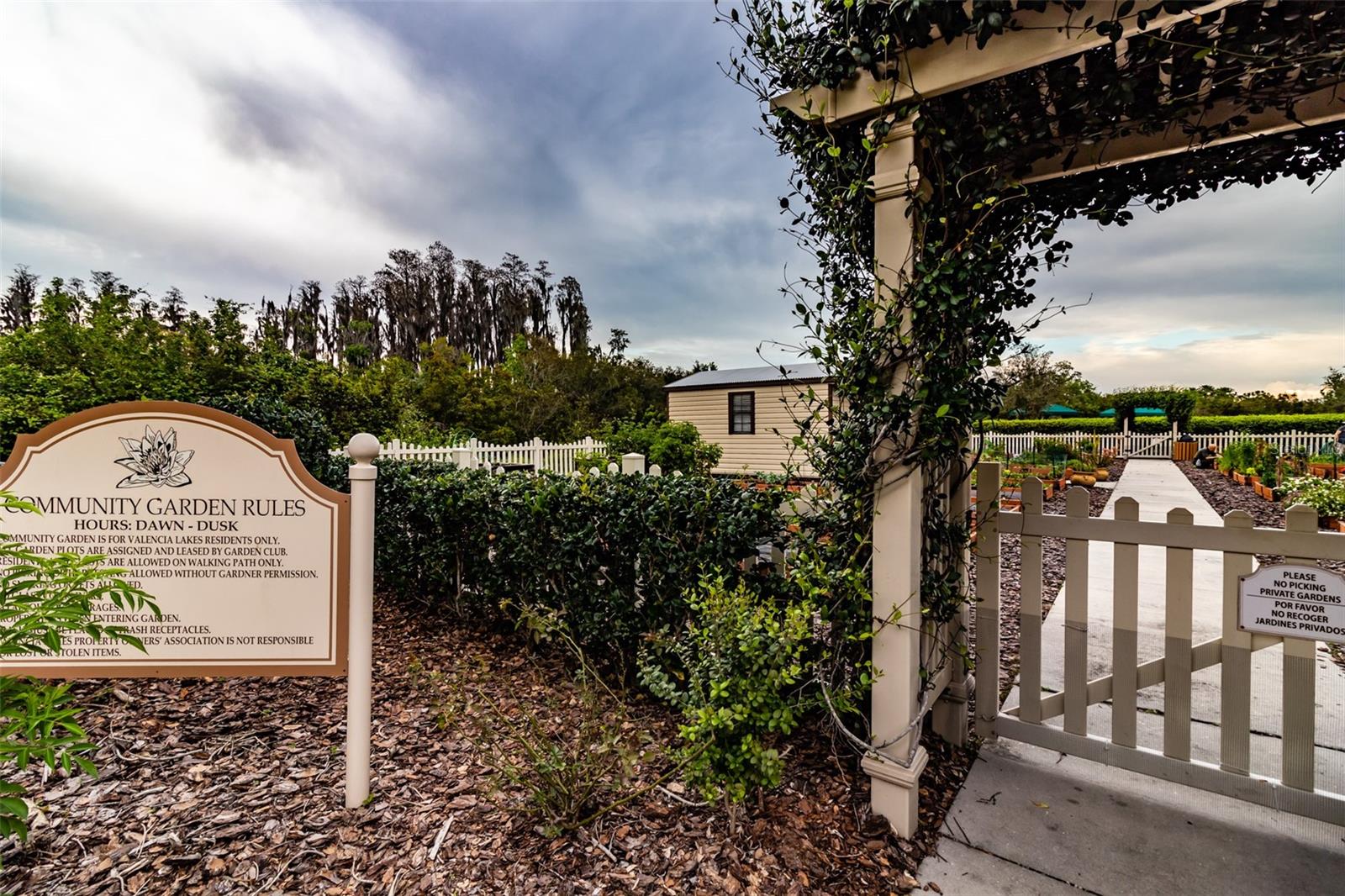 VALENCIA LAKES TR O - Residential Lease