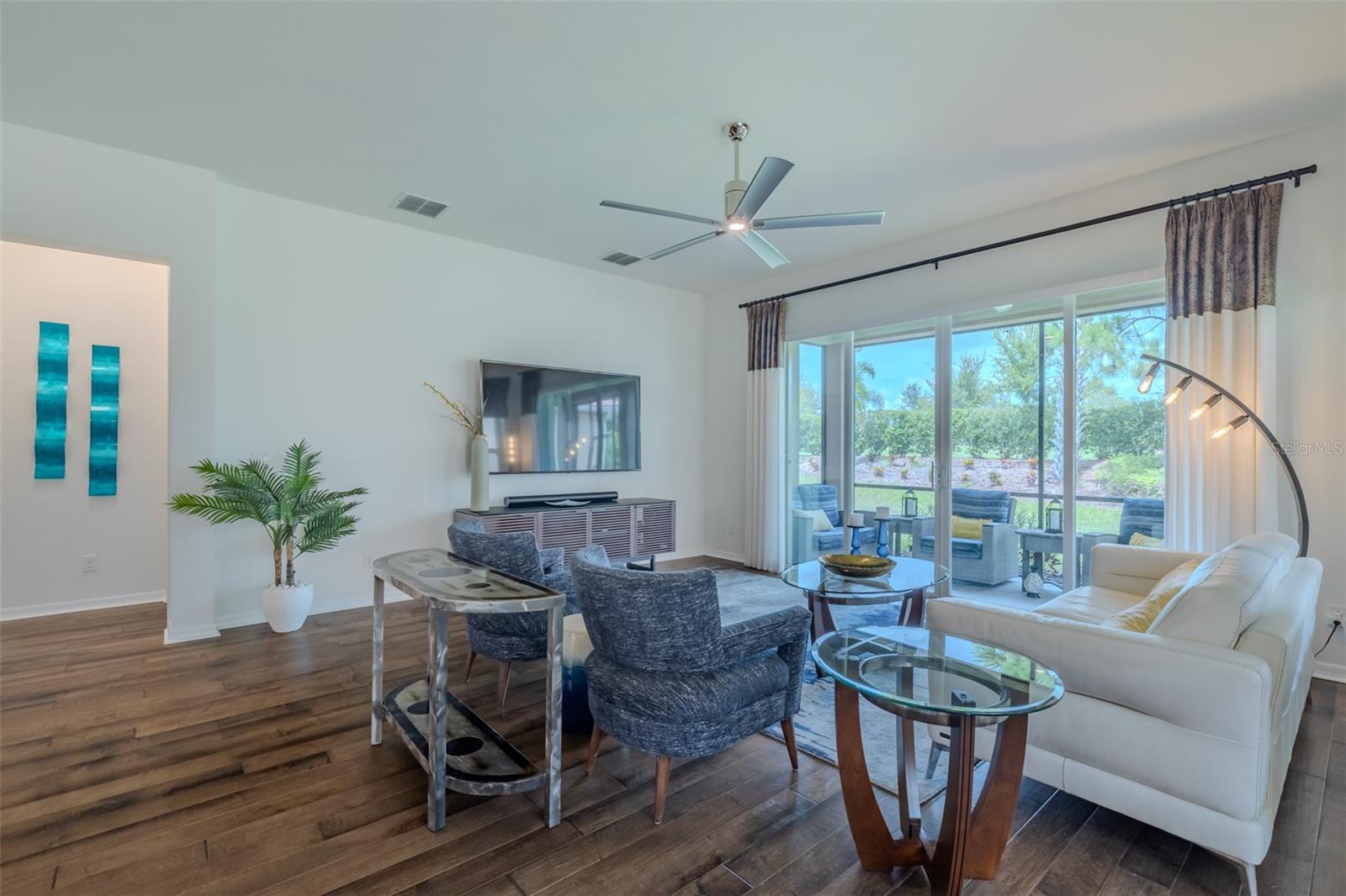 VALENCIA LAKES TR O - Residential Lease