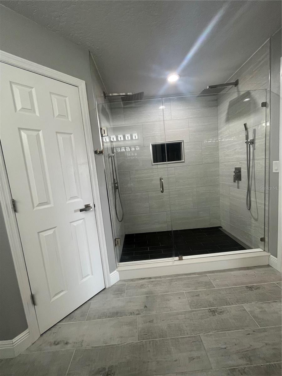 LEESBURG VILLAGE AT LAKE POINTE LT 66 PB 05 - Residential