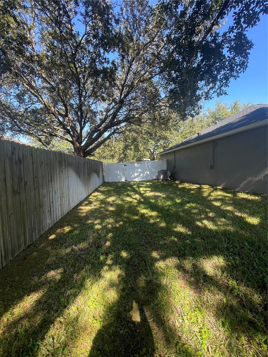 LEESBURG VILLAGE AT LAKE POINTE LT 66 PB 05 - Residential