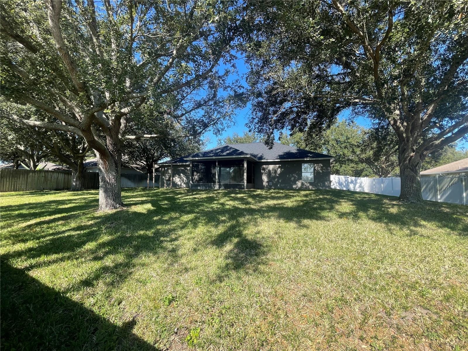 LEESBURG VILLAGE AT LAKE POINTE LT 66 PB 05 - Residential