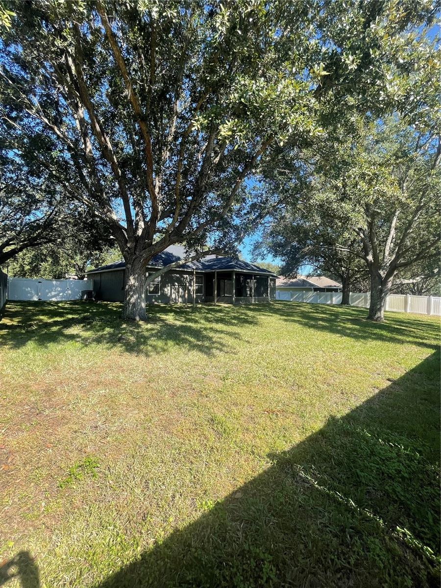 LEESBURG VILLAGE AT LAKE POINTE LT 66 PB 05 - Residential