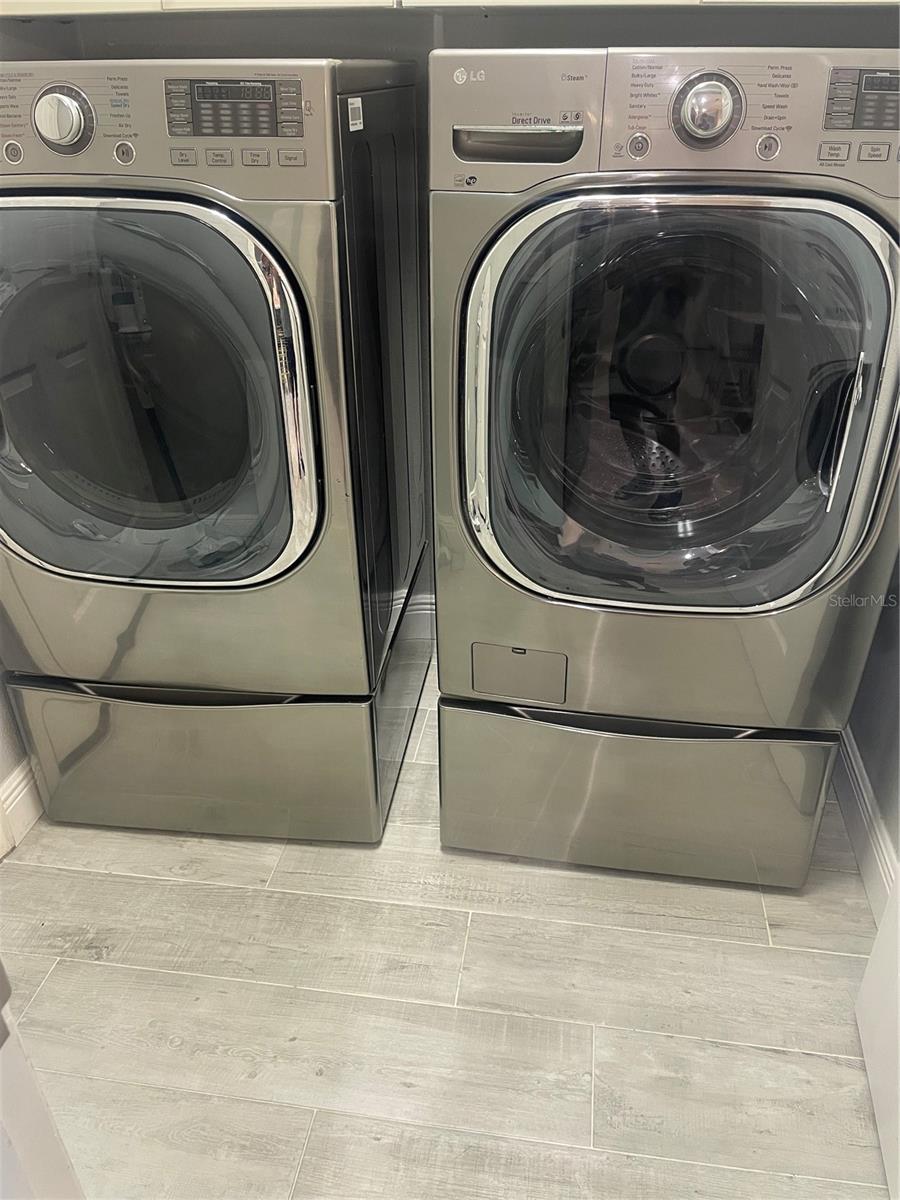 LEESBURG VILLAGE AT LAKE POINTE LT 66 PB 05 - Residential