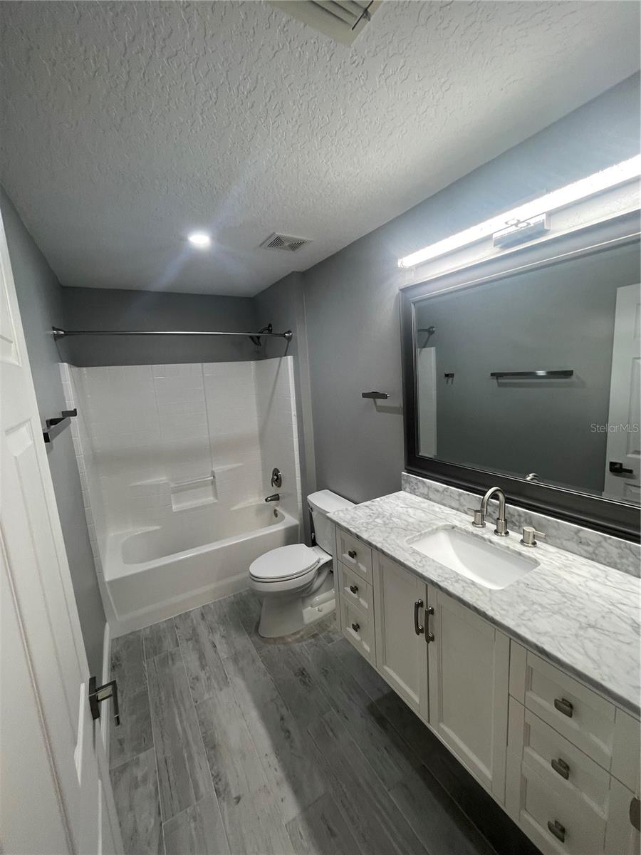 LEESBURG VILLAGE AT LAKE POINTE LT 66 PB 05 - Residential