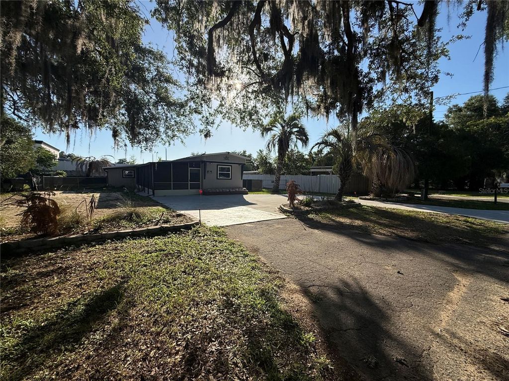 Photo of 16715 SE 101st Court Road, Summerfield, FL 34491 (MLS # G5112644)