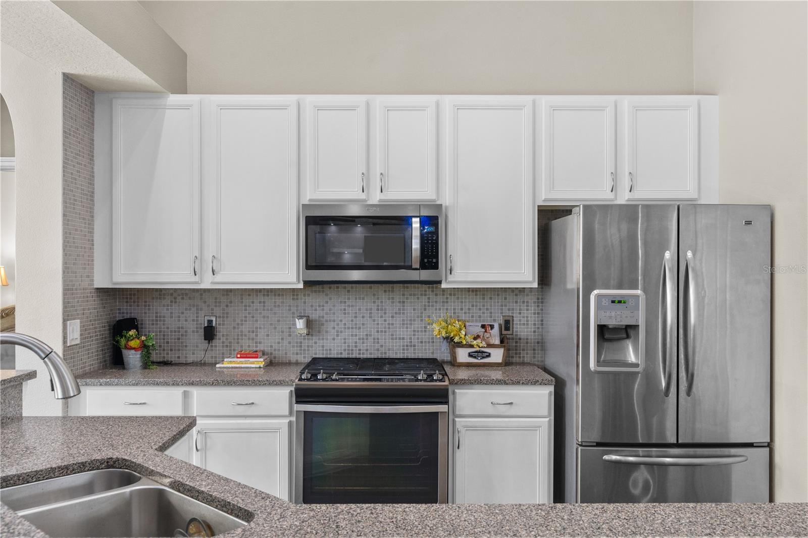 MERION POINTE - Residential
