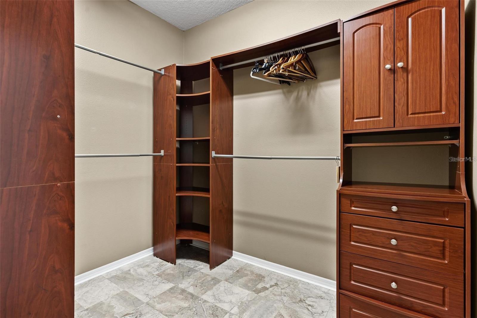 MERION POINTE - Residential
