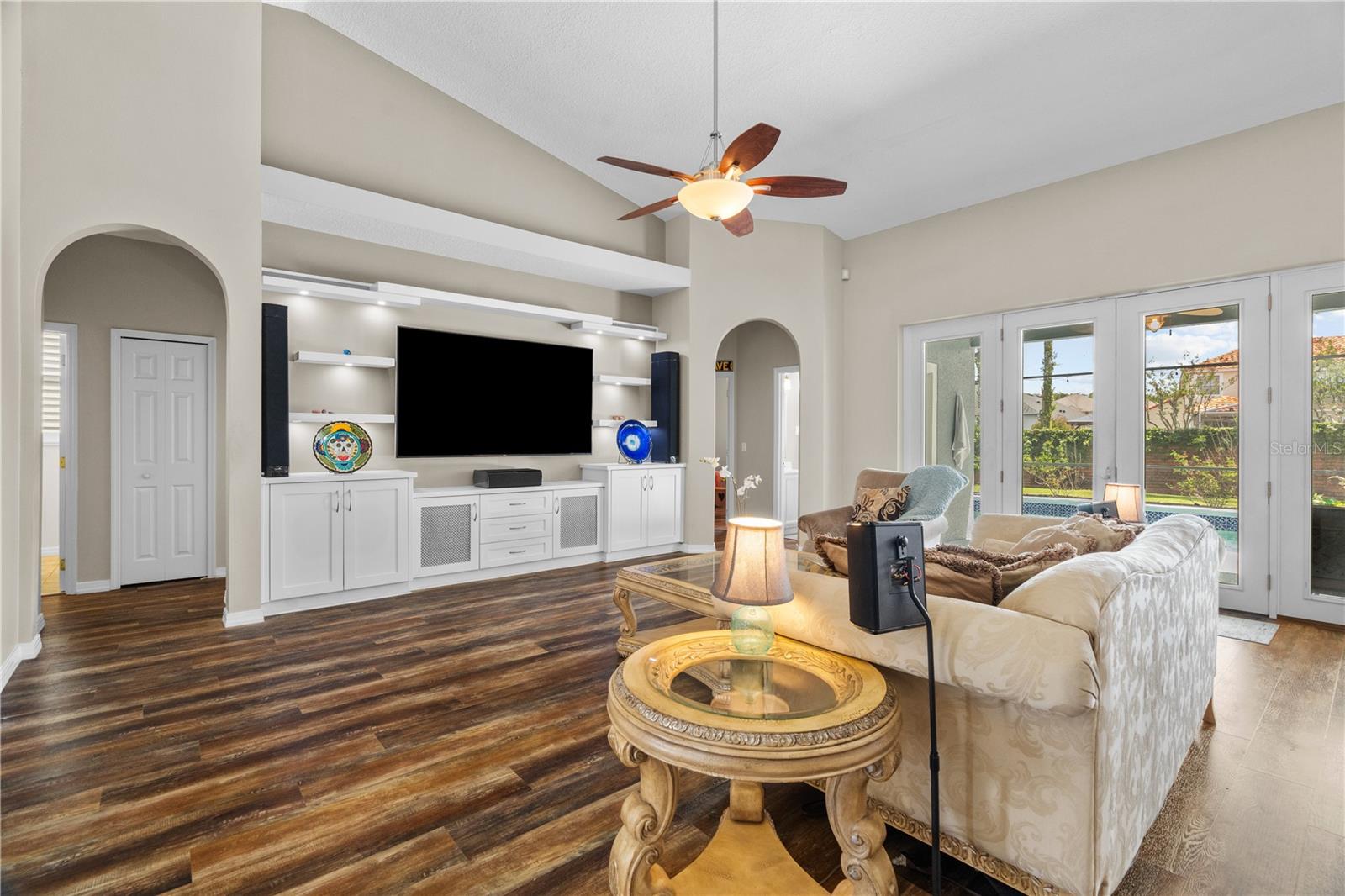 MERION POINTE - Residential
