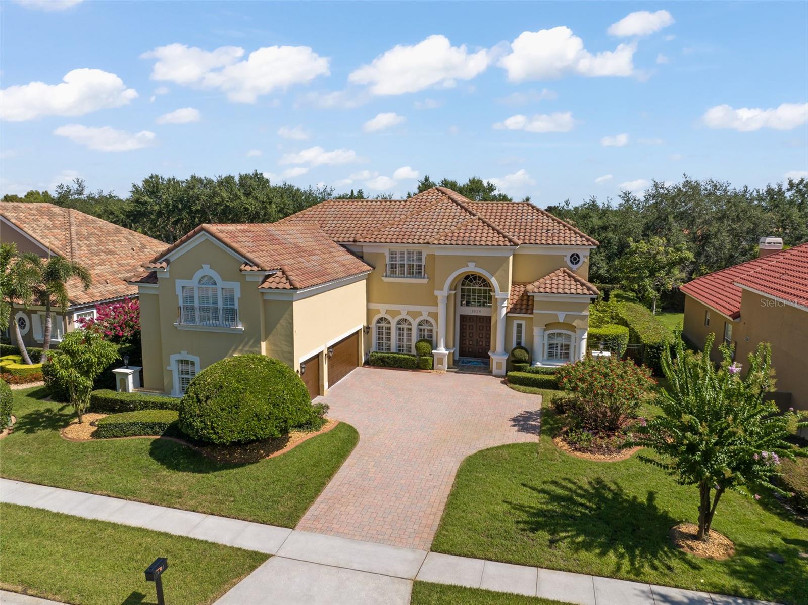 1524 LAKE RHEA DRIVE
