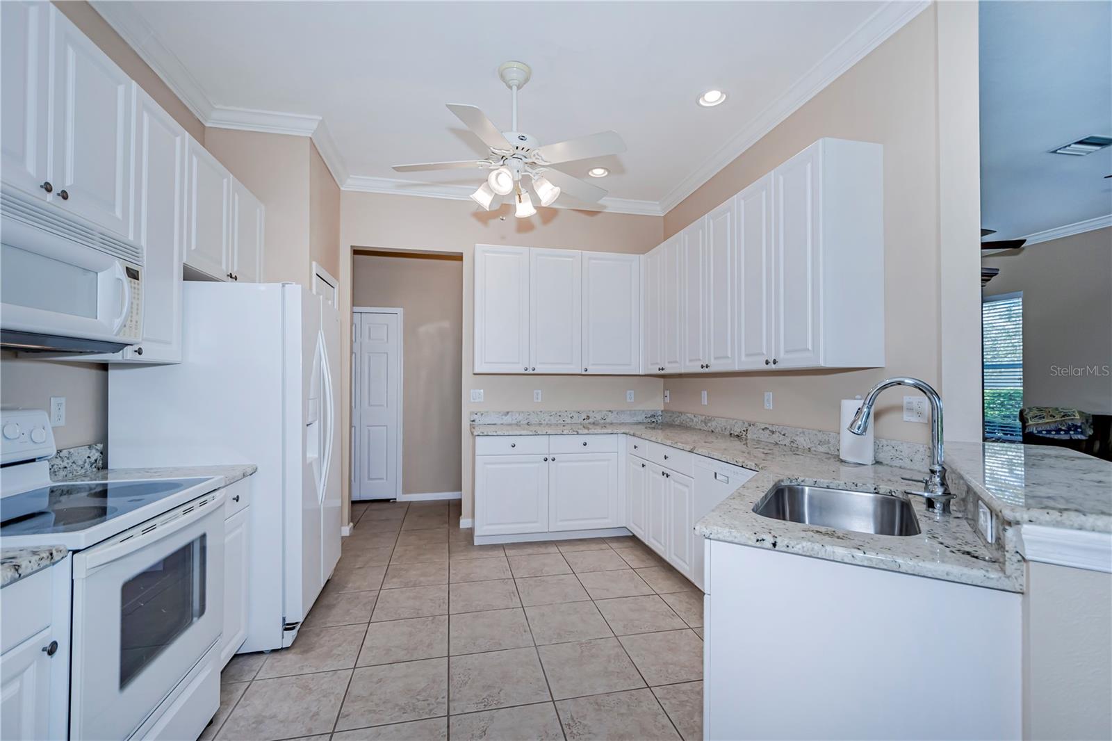 MYAKKA POINTE AT RIVERWOOD - Residential