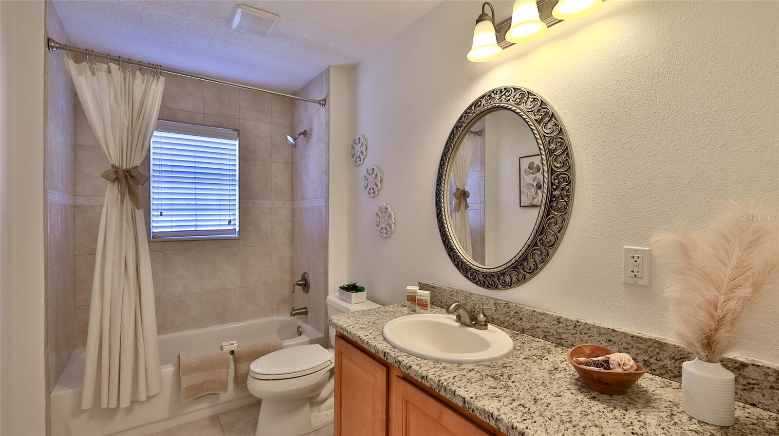 LA VISTA DEL SOL - Residential