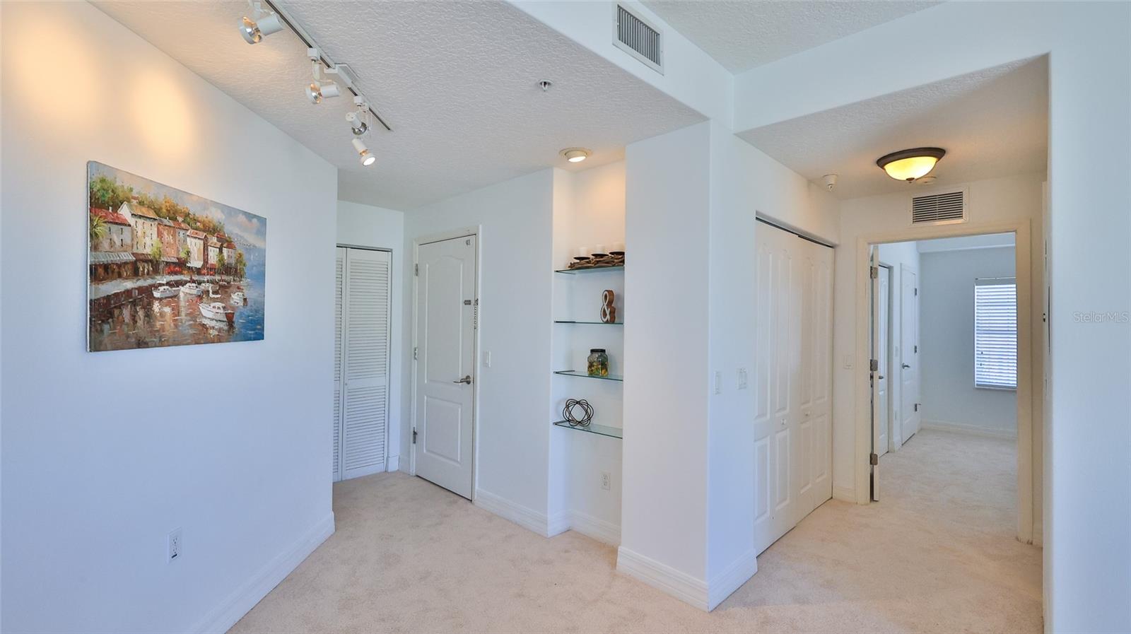 LA VISTA DEL SOL - Residential