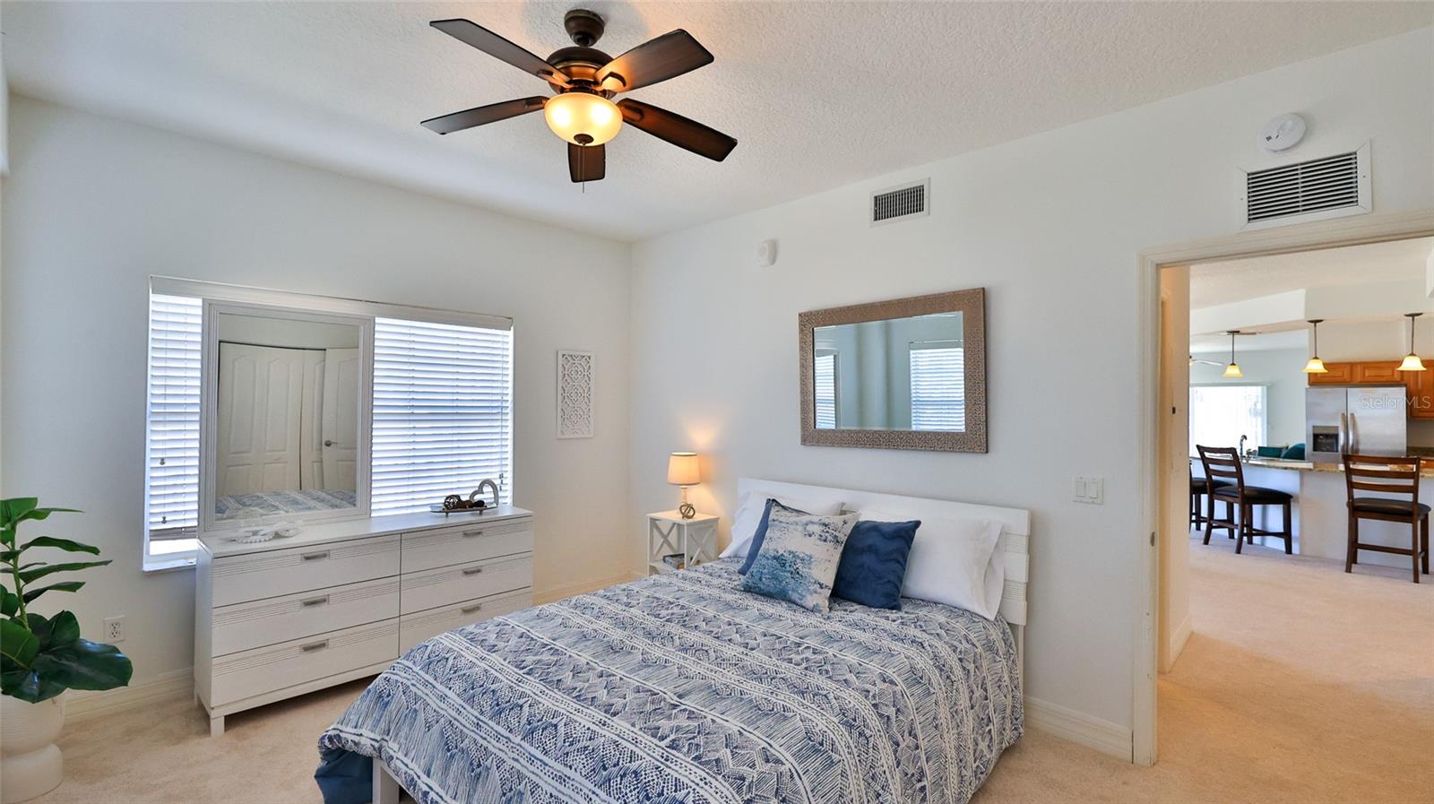 LA VISTA DEL SOL - Residential