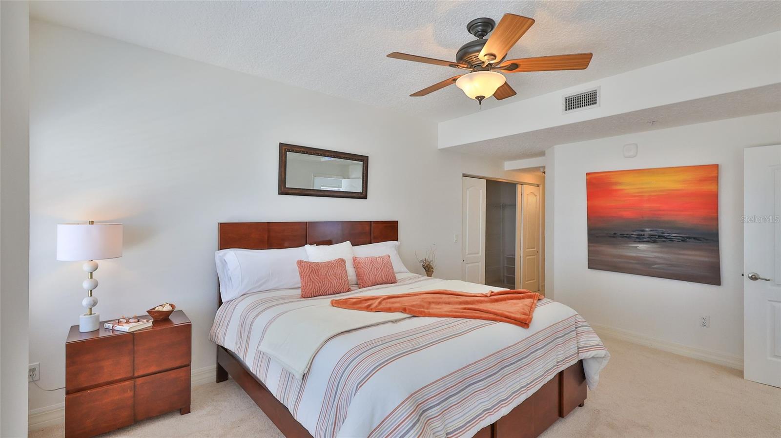 LA VISTA DEL SOL - Residential