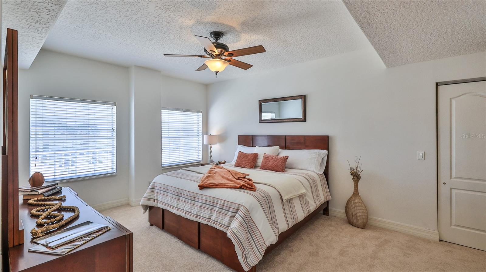 LA VISTA DEL SOL - Residential