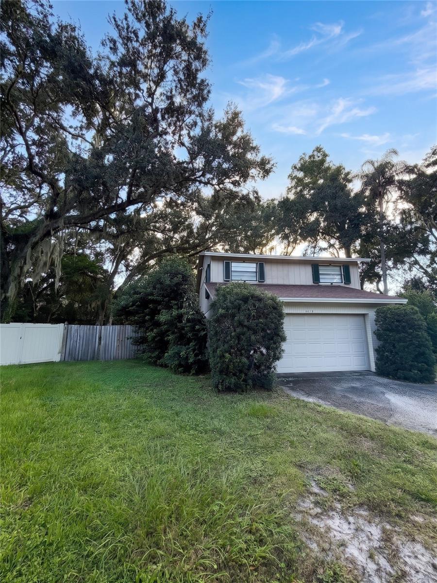 Photo of 14714 Oak Vine Drive, Lutz, FL 33559 (MLS # TB8558426)