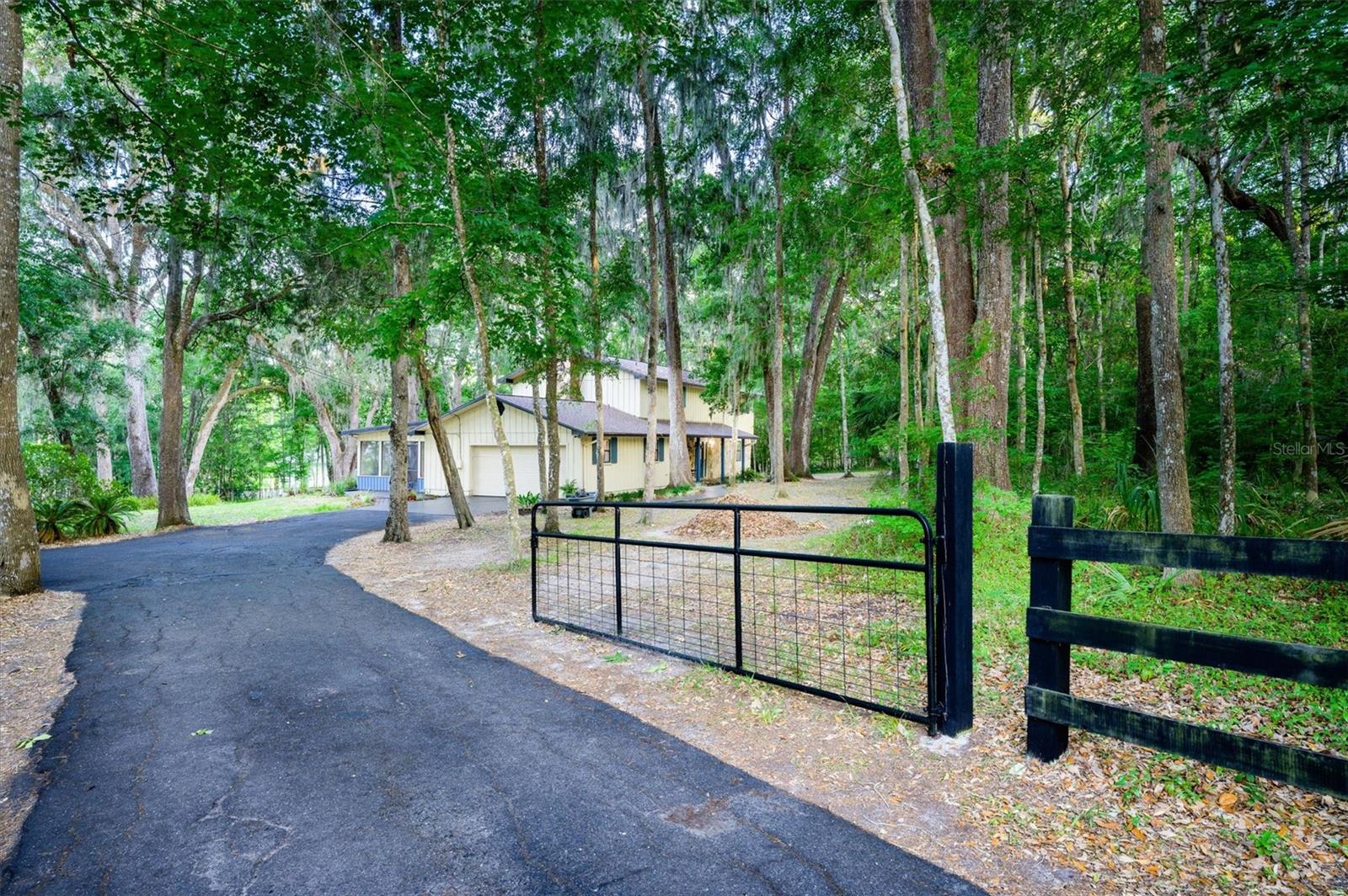 ROYAL OAKS ESTATE - Residential