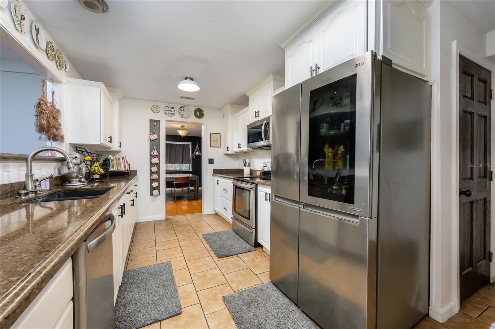 ROYAL OAKS ESTATE - Residential