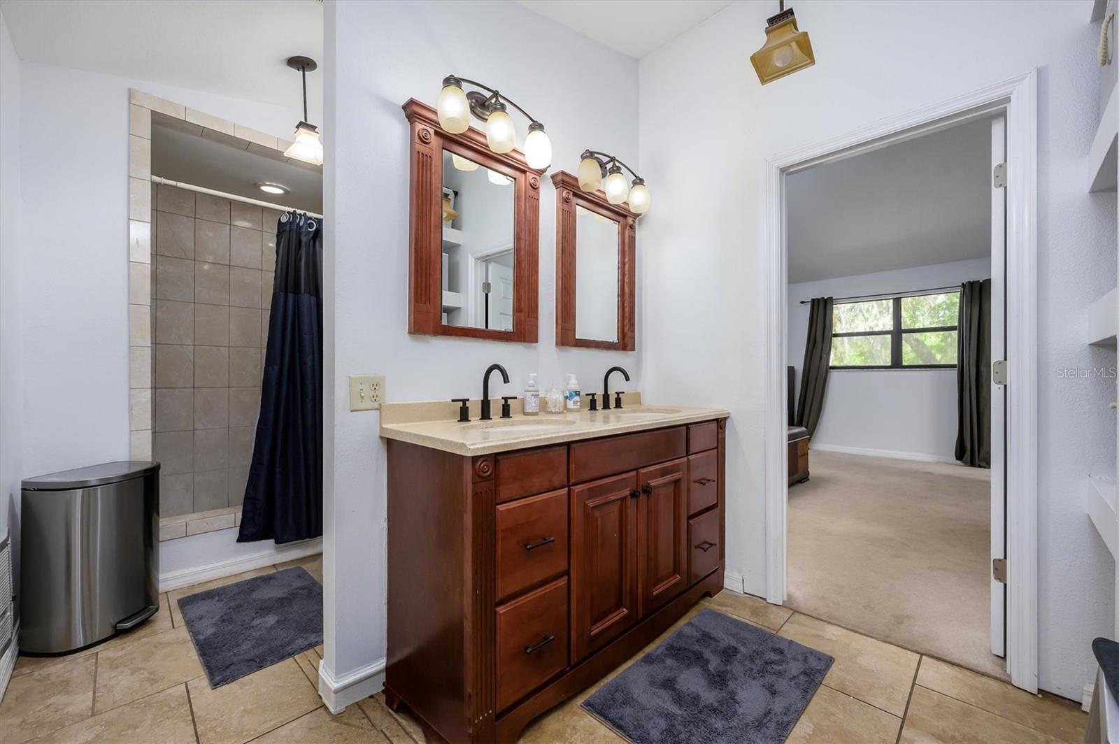 ROYAL OAKS ESTATE - Residential