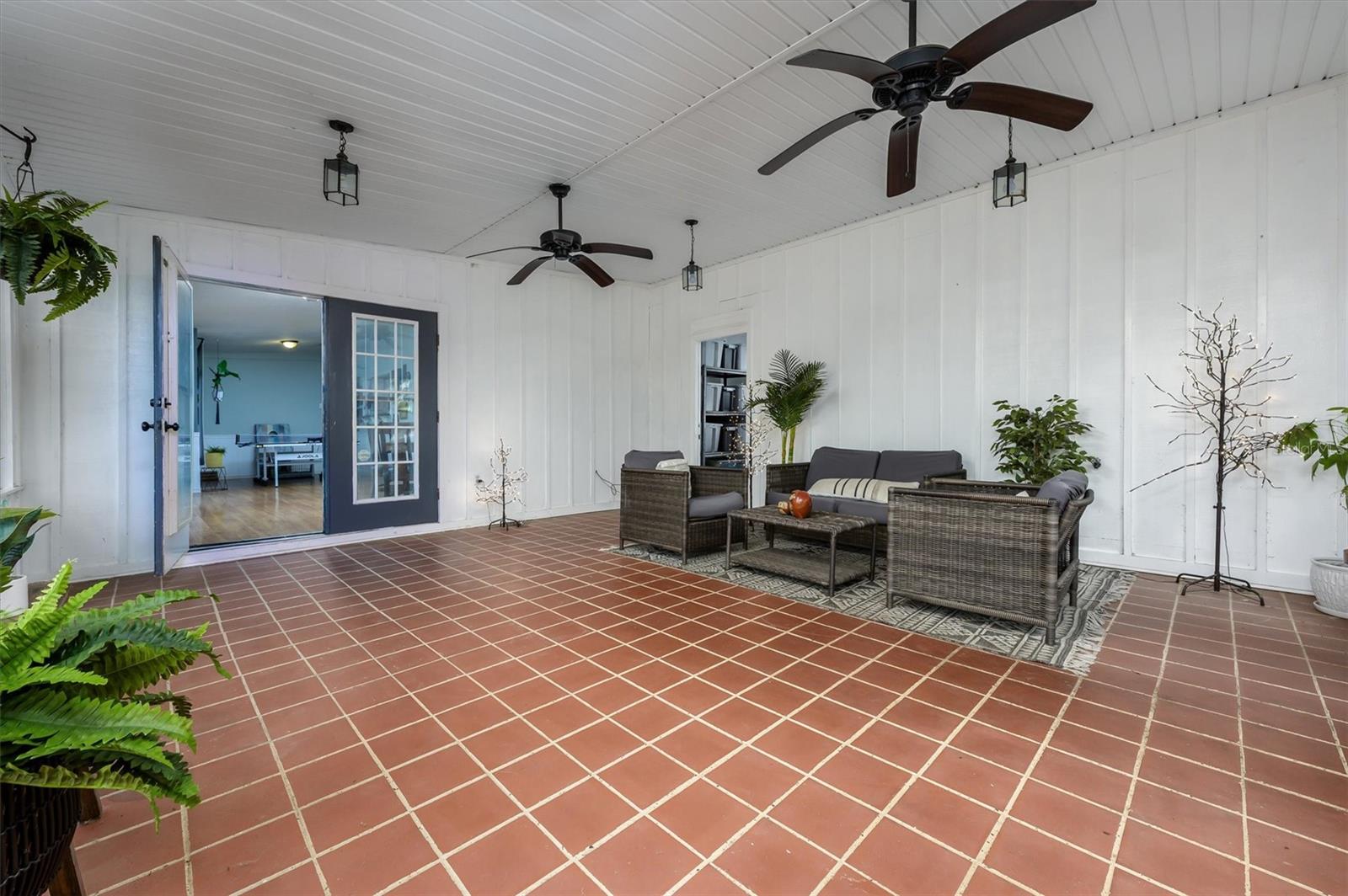 ROYAL OAKS ESTATE - Residential