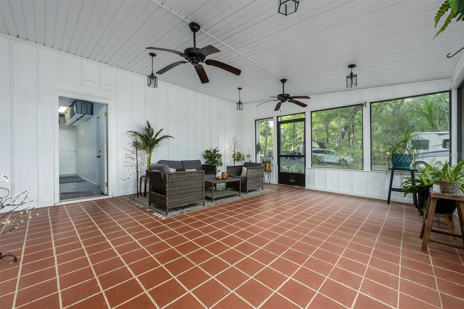 ROYAL OAKS ESTATE - Residential