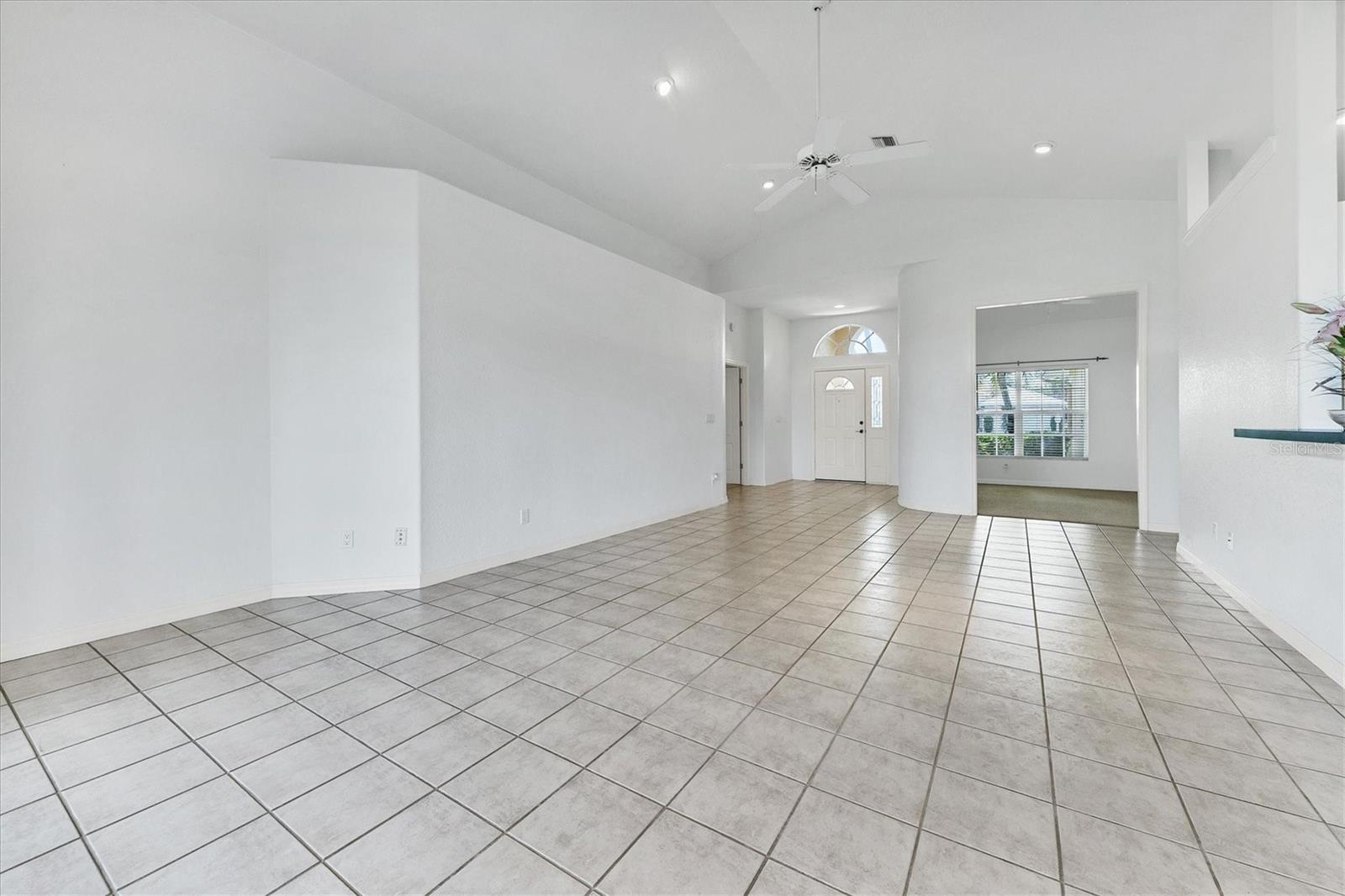 WATERFORD/DEVONSHIRE NORTH - Residential Lease