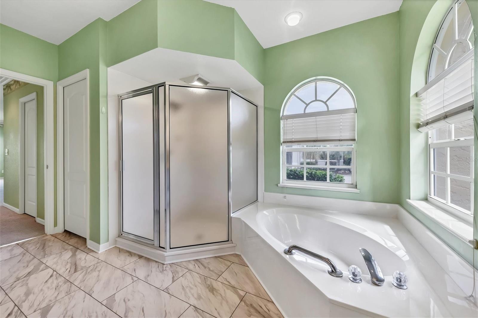 WATERFORD/DEVONSHIRE NORTH - Residential Lease