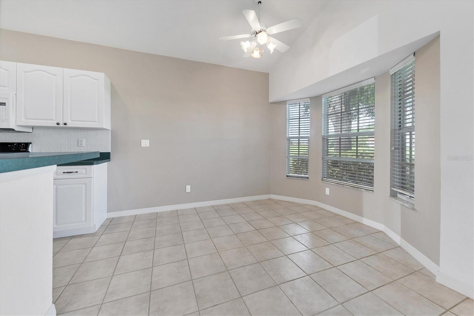 WATERFORD/DEVONSHIRE NORTH - Residential Lease