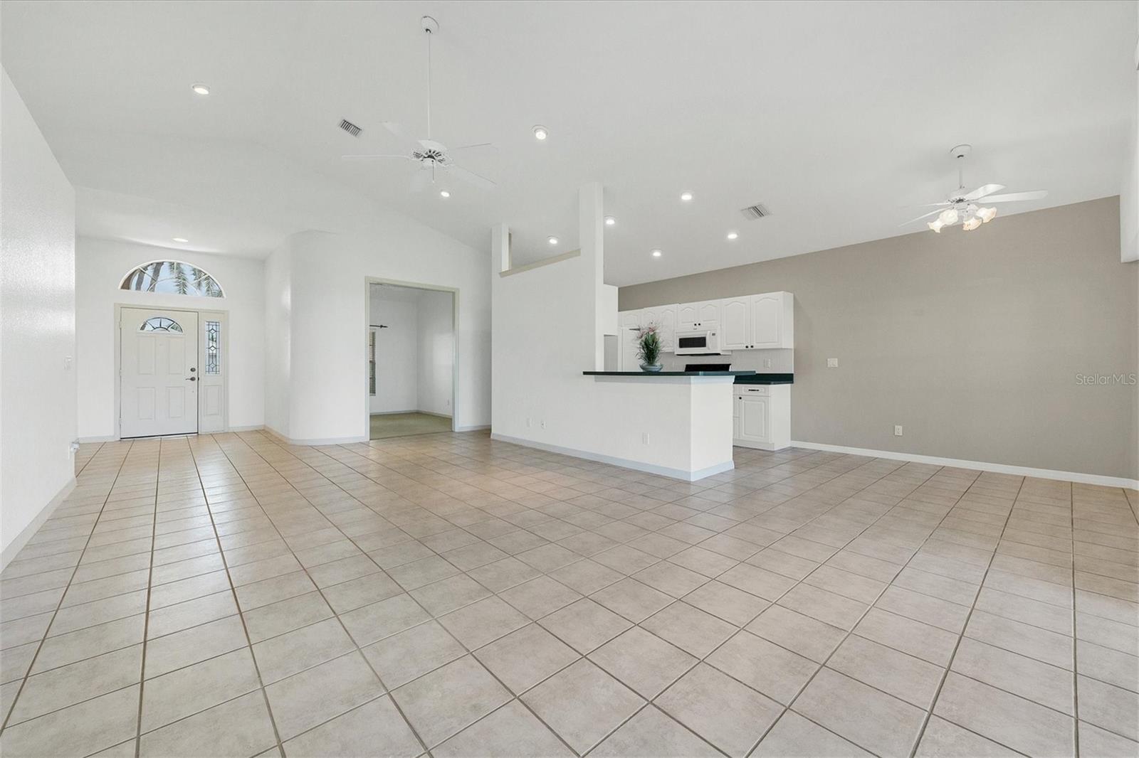 WATERFORD/DEVONSHIRE NORTH - Residential Lease