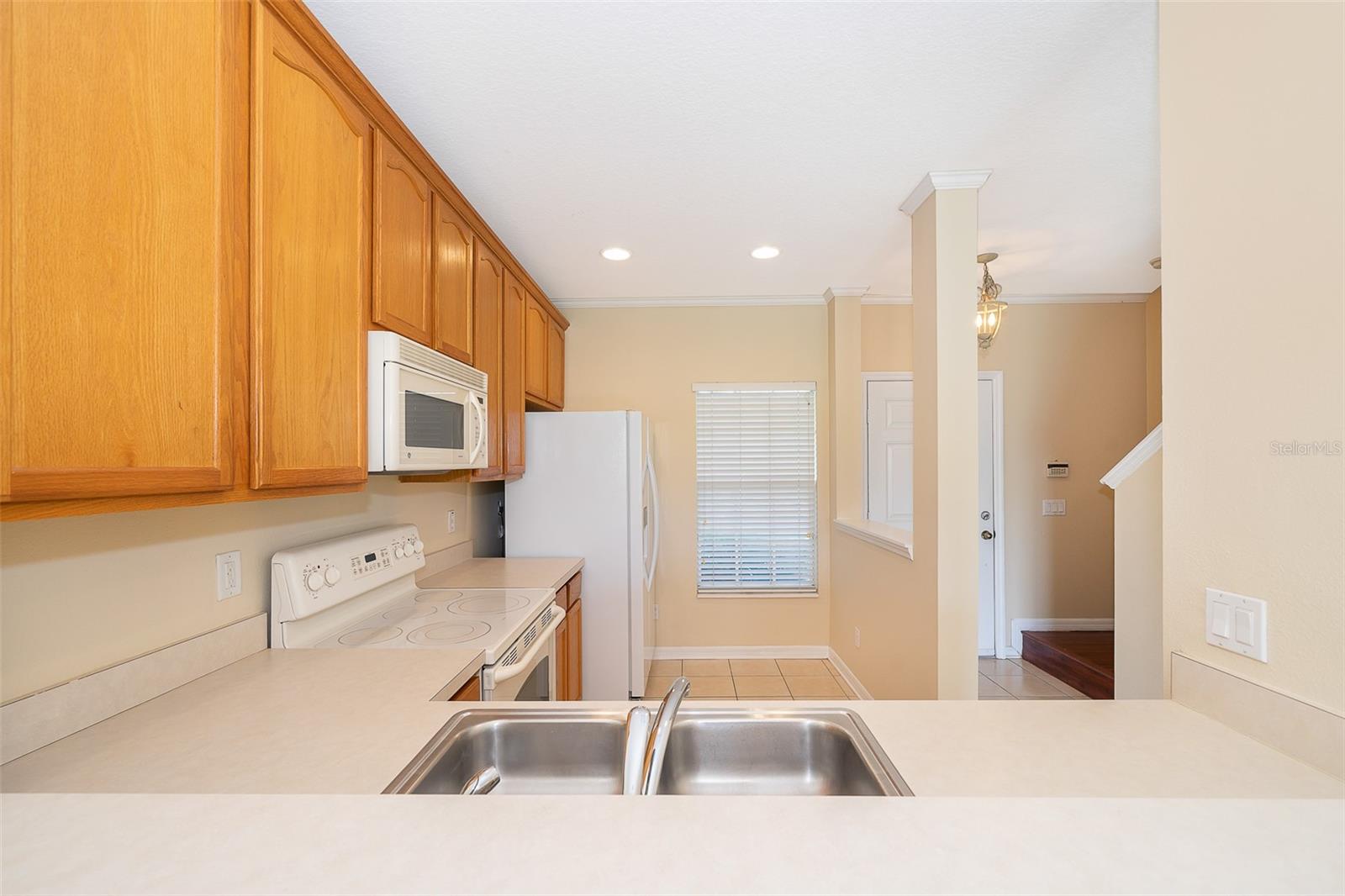 VICTORIA PINES CONDO PH 6 - Residential Lease