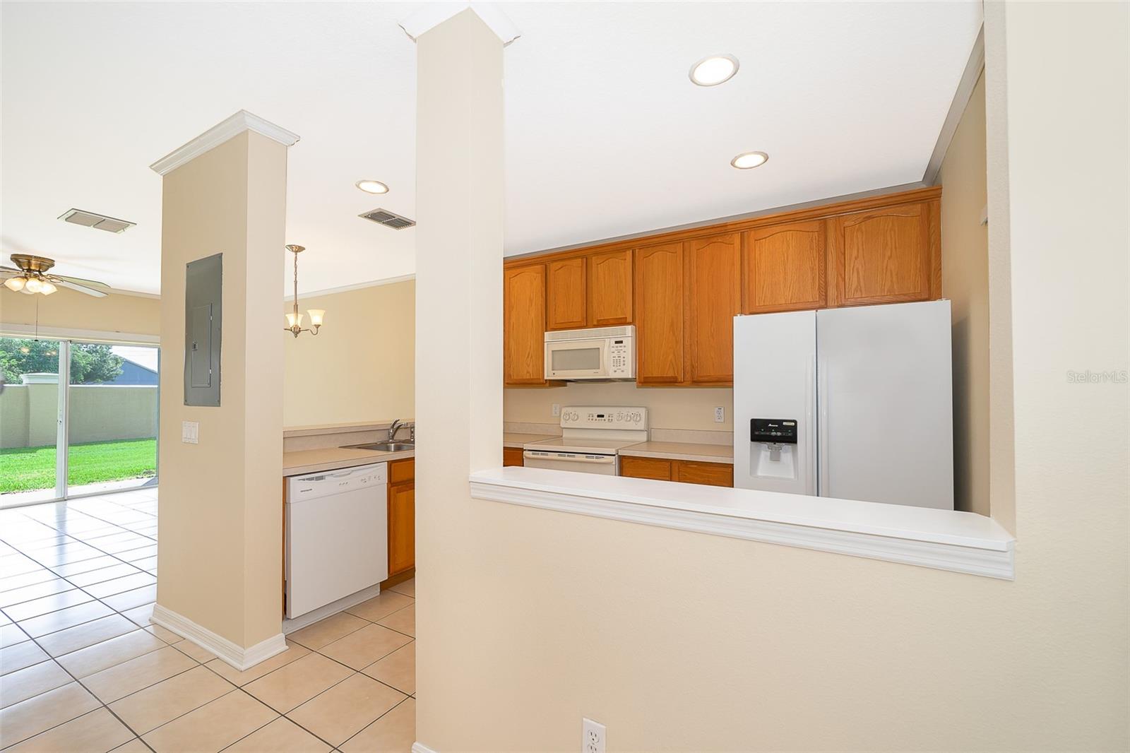 VICTORIA PINES CONDO PH 6 - Residential Lease