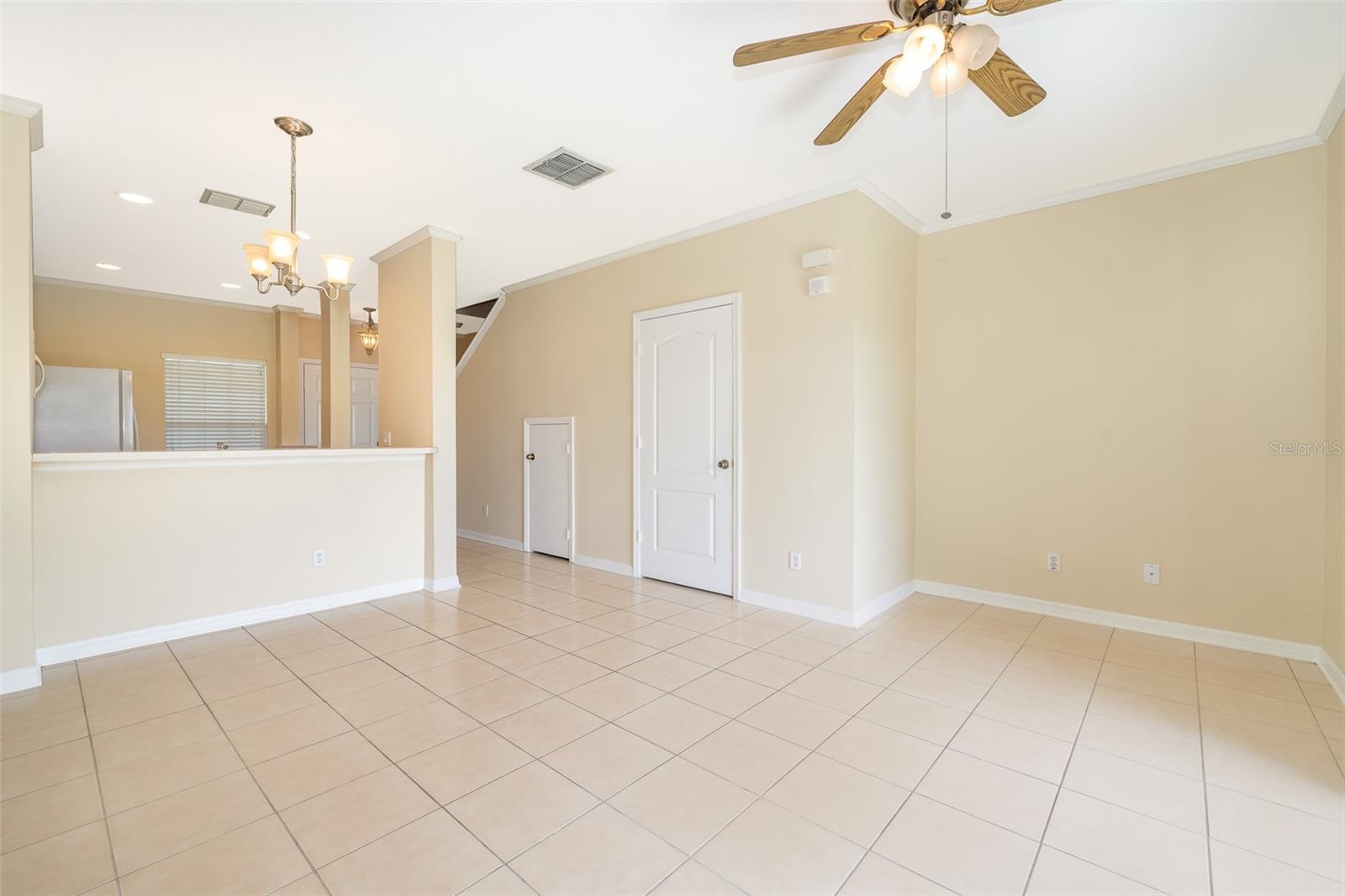 VICTORIA PINES CONDO PH 6 - Residential Lease