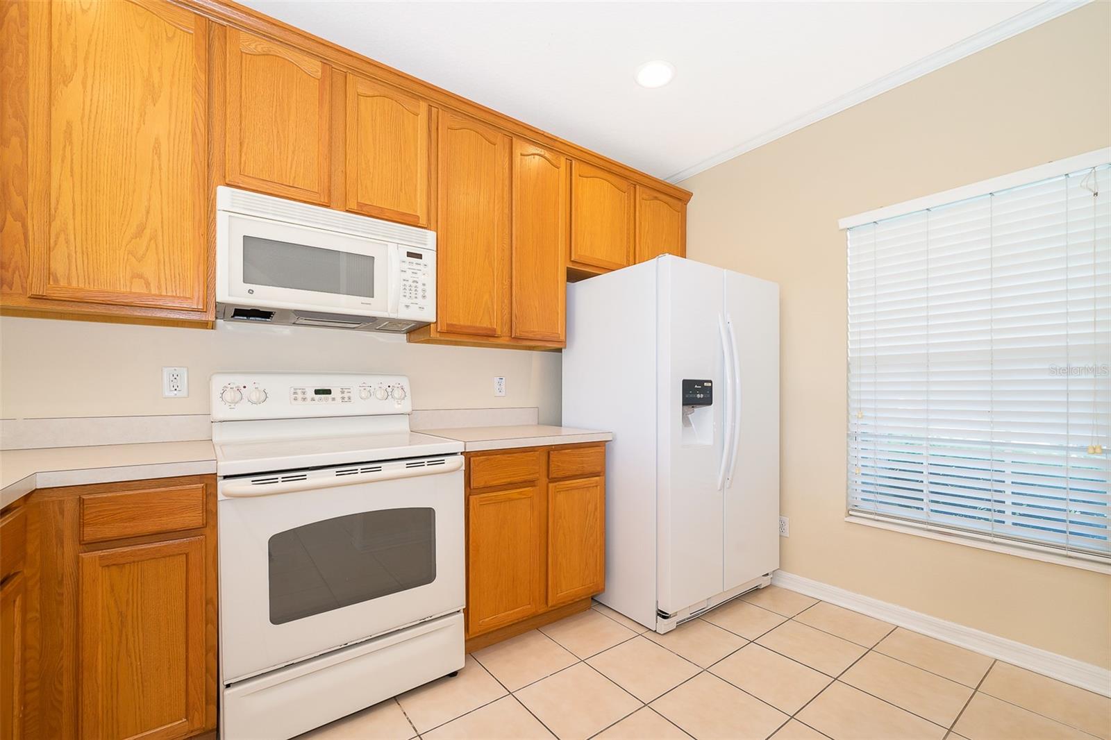 VICTORIA PINES CONDO PH 6 - Residential Lease