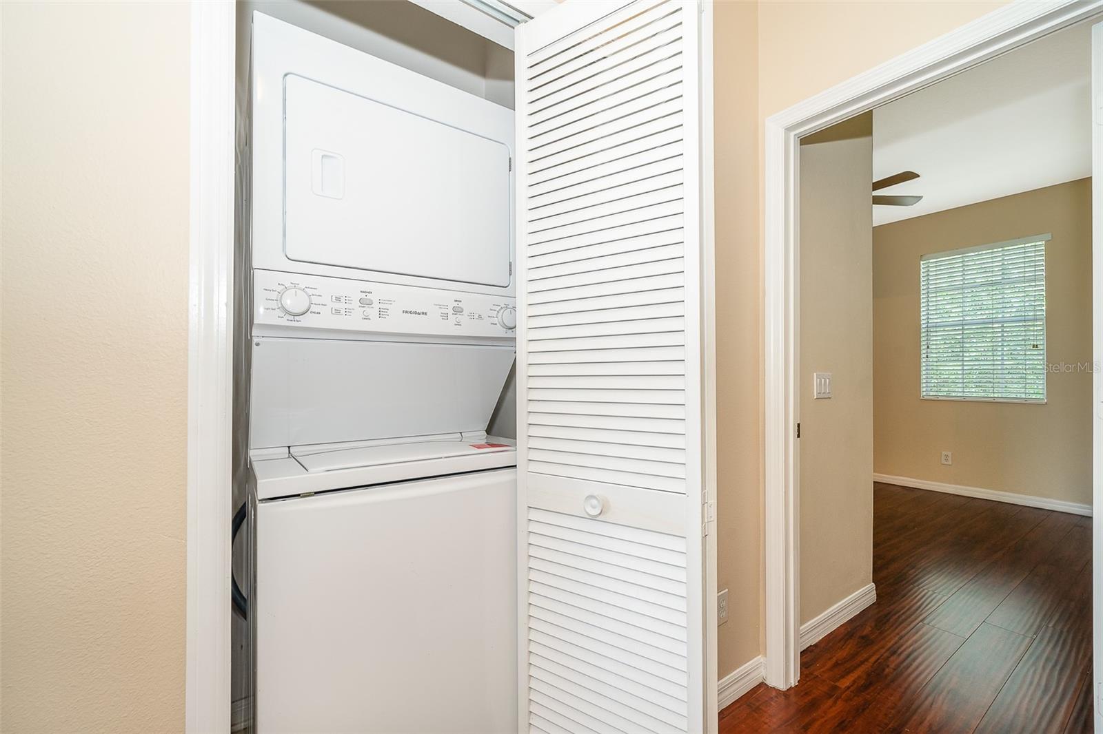 VICTORIA PINES CONDO PH 6 - Residential Lease