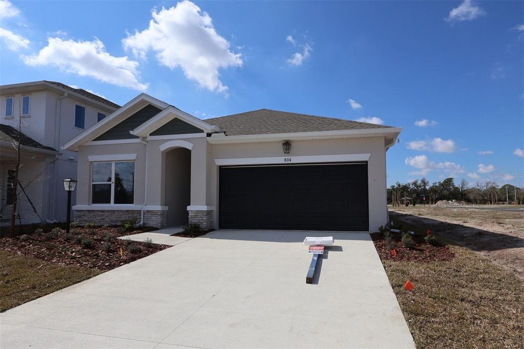 Photo of 614 Kingswood Court, Bradenton, FL 34212 (MLS # TB8477173)